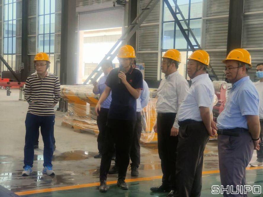 山東省科學院激光研究所所長賈中青、山東省機械設計研究院院長林江海帶領激光、高端裝備領域專家一行9人到水泊焊割實地調研2